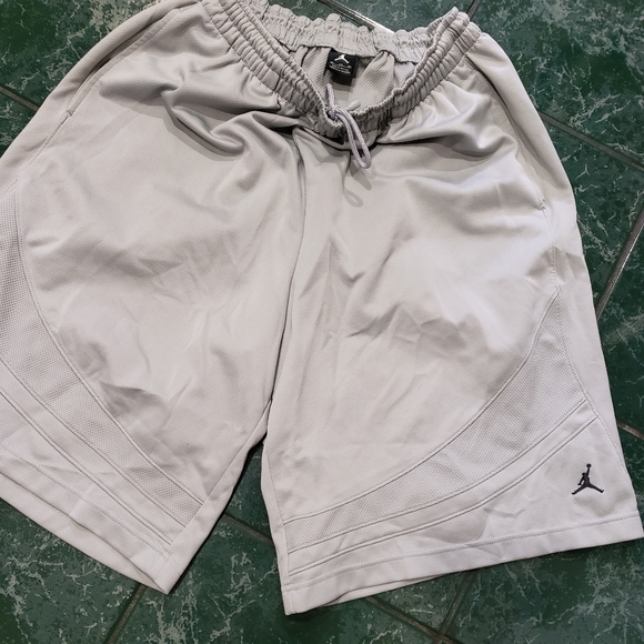 Men's shorts - Picture 3 of 3